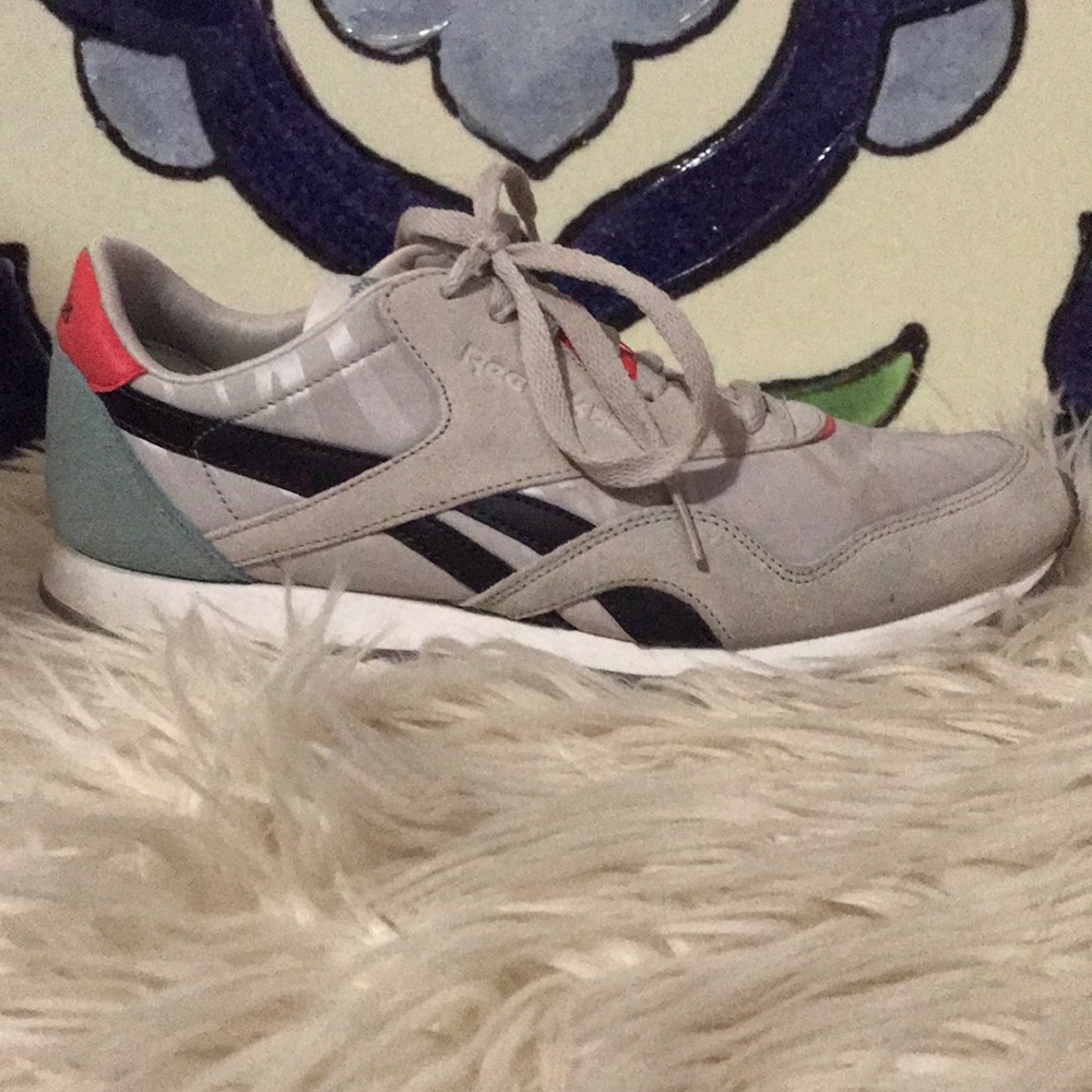 Retro Reebok sneakers 👟